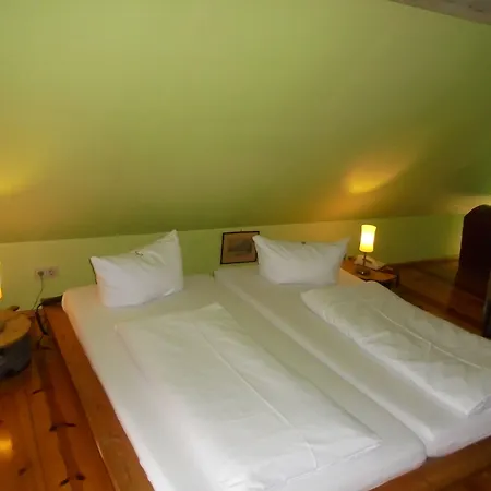 Alte Foersterei Pensión